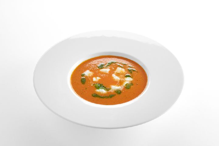 Суп-пюре из копченых томатов с моцареллой