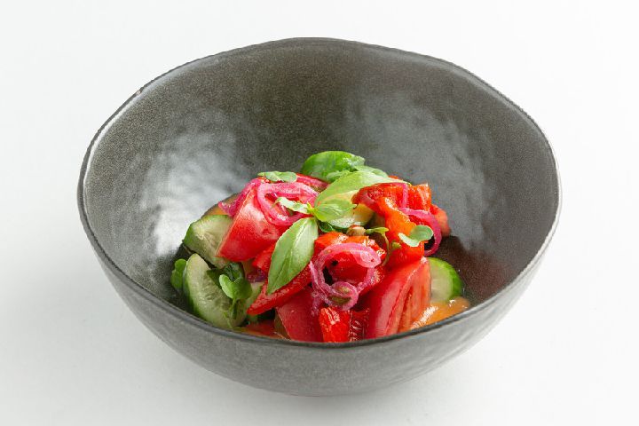 Овощной салат с сицилийской заправкой