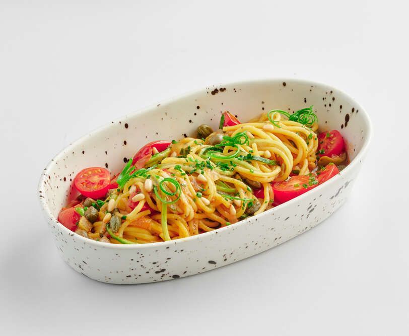 Спагетти по-средиземноморски с овощами 